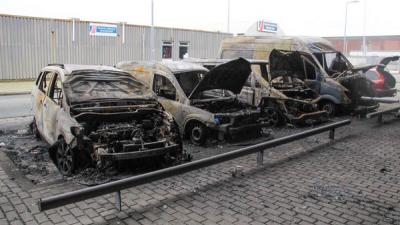 Vijf auto's uitgebrand in Rotterdam
