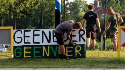 Boeren 'versieren' drukste provinciale weg N201 van Nederland uit protest