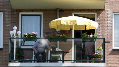 Nieuwe zorgwoningen krijgen toch weer standaard een balkon
