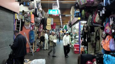 Merkeigenaren doen aangifte tegen Beverwijkse Bazaar