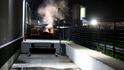 Brandweer druk doende met buitenbrand op bedrijventerrein Ladonk in Boxtel