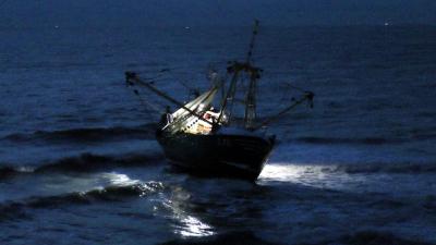 foto van berging schip petten | Keesjan Haasnoot