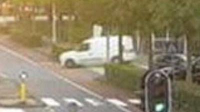 Bestelbus is mogelijk vluchtauto na moord advocaat Wiersum