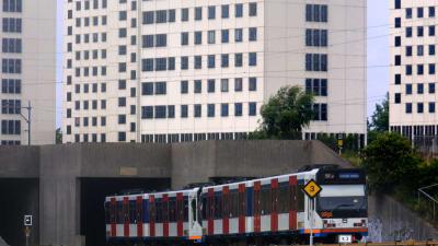 Vijf ontwikkelaars in de race voor ombouw Bijlmerbajes naar stadswijk