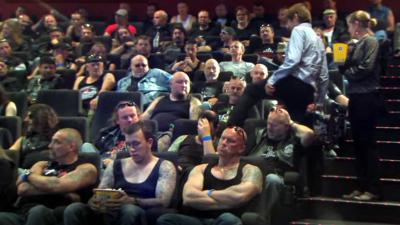 Filmpje pakken. Ga jij/jullie zitten?