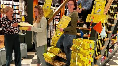 Overhandiging prentenboek