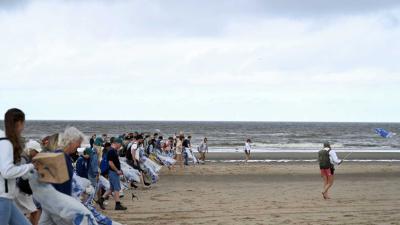 boskalis-beach-cleanup