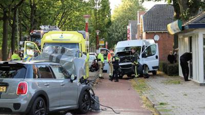 botsing-auto-busje