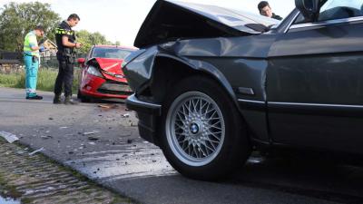 botsing-frontaal-agent-ambulance