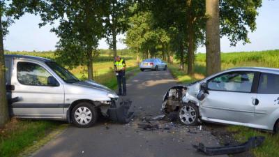 gewonde, frontale botsing, veendam