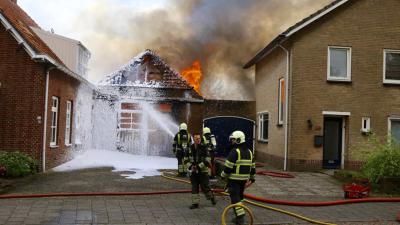 Brand in garage van woning in Schijndel 