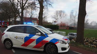 brand-schuur-politieauto