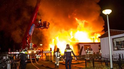 Brand verwoest woonwagen in Vlaardingen