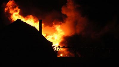 Noodverordening in Wateringen na brand in bedrijfsverzamelgebouw