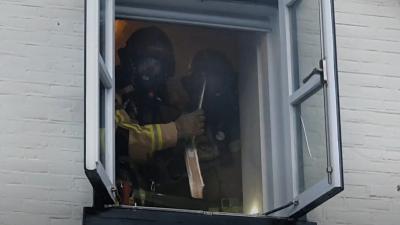 Brandweer weet dakbrand woning Amstelhoek snel de kop in te drukken