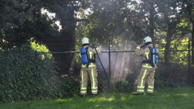 Brandweer Gieten blust klein buitenbrandje