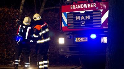 Foto van brandweer in donker | Archief Sander van Gils | www.persburosandervangils.nl