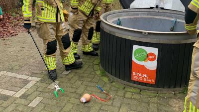 brandweermannen-vuurwerk-mortierbom