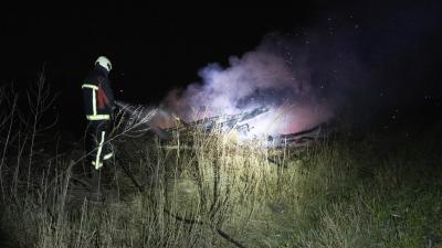 Brandweer blust buitenbrand