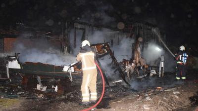 Tijdelijke chaletwoning tot de grond toe afgebrand