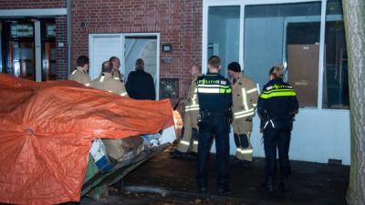 Hulpdiensten naar woning vanwege vreemde chemische lucht