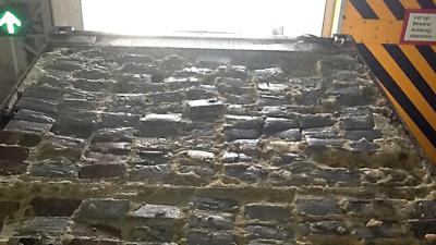 Container met bananen bevatte voor 4 miljoen aan cocaïne  