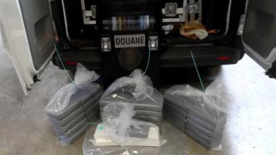 35 kilo cocaïne verstopt bij koelmotor van container