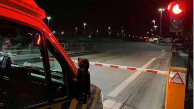 Nederlandse ambulance met coronapatiënt tegengehouden voor tolgeld