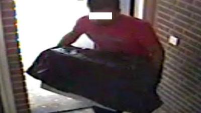 foto van diefstal cv-ketels | Politie