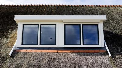 Onbezorgd de zomer door met een kunststof dakkapel - Blik op nieuws