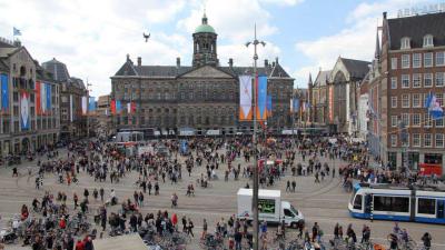 Drummer met potten en pannen op de Dam is grote internethit