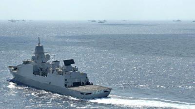 Marineschip onderschept ruim 2000 kilo drugs