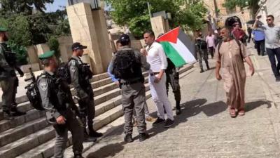 Kuzu van Denk opgepakt na provocerend optreden met Palestijnse vlag