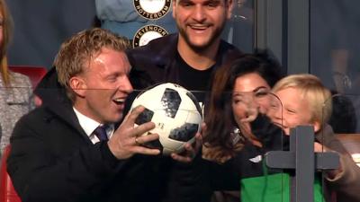 Rotterdam eert Dirk Kuyt tijdens afscheid in de Kuip