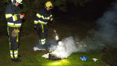 Brandweer dooft brandende doeken in Leijsenven in Boxtel
