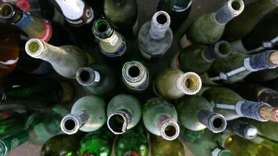 Foto van lege flessen wijn alcohol | Archief EHF
