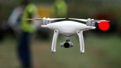 Auto en drone botsen in Goes