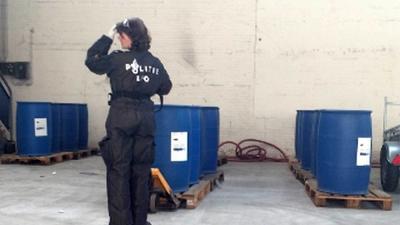 Politie stuit op 8.800 liter grondstof voor harddrugs in Tilburg
