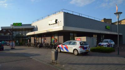 Politie bij supermarkt