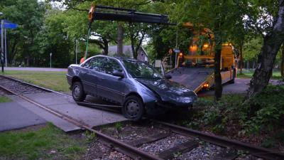 Beschonken automobilist ramt drie bomen
