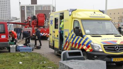 Brandweerduiker in de problemen in Rotterdam