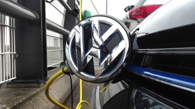 elektrisch-auto-vw-laden