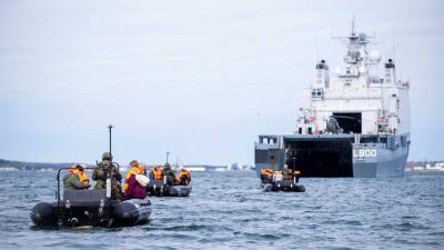 evacuatie-boten-marine