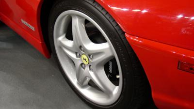 Foto van voorwiel Ferrari | Sxc