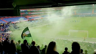 Supporters steunen Feyenoord en Ajax tijdens laatste training