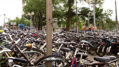 Man (76) in ongelijk gesteld om eis aanpak 'Amsterdamse fietsjungle'