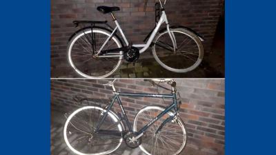 Trein rijdt over op spoor gegooide fietsen in Friesland