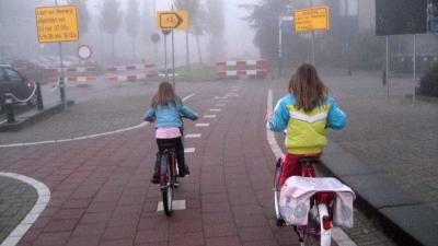 kinderen, fietsen, niet overal, veilig, school