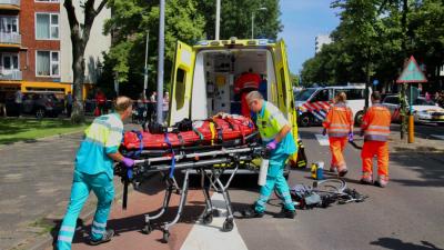  Fietser zwaargewond na aanrijding met auto in Schiedam