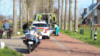 fietser-gewond-ambulance-politiemotor